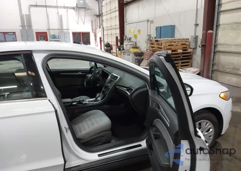 2014 Ford Fusion S из США, поврежденный, VIN 1FA6P0G70E5374844